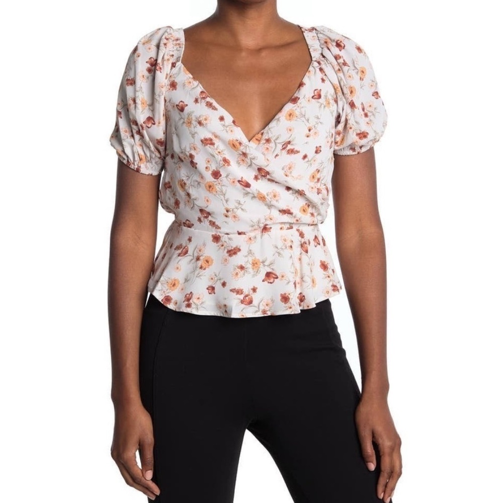 ASTR the Label Faux Wrap Floral Top 🌸